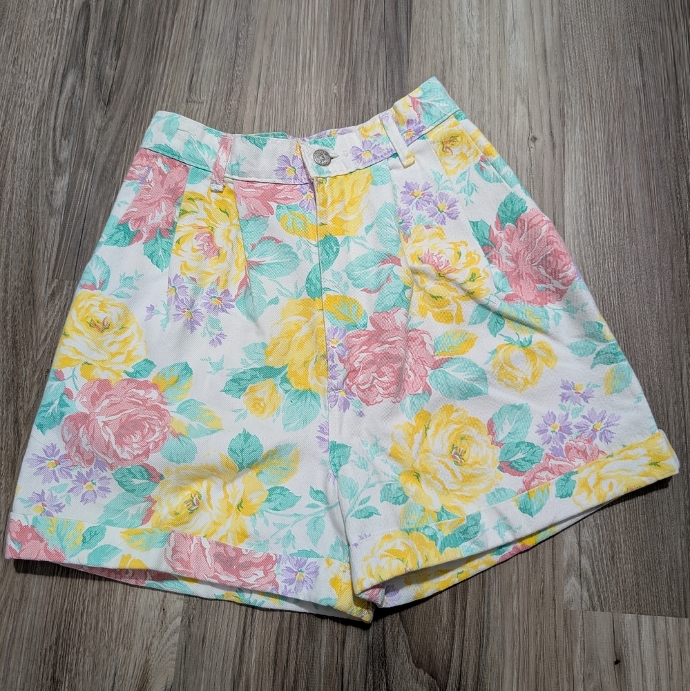 Vintage‎ 90s Pastel Floral High Rise Denim Shorts, Size 5, 100% Cotton